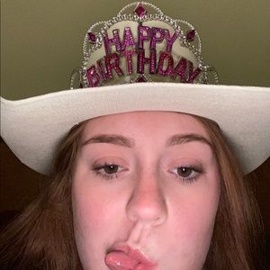 Meet your Posher, Katelyn